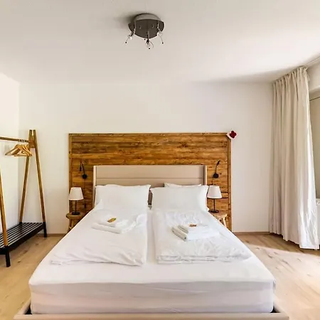 Traumwohnung In 1000 Meter Hoehe شقة *